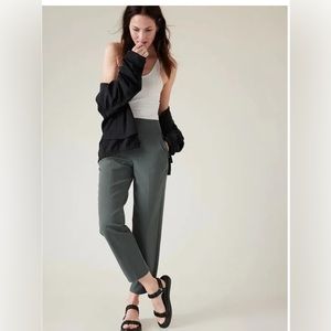 Athleta Endless Pant in Bali Green size 4